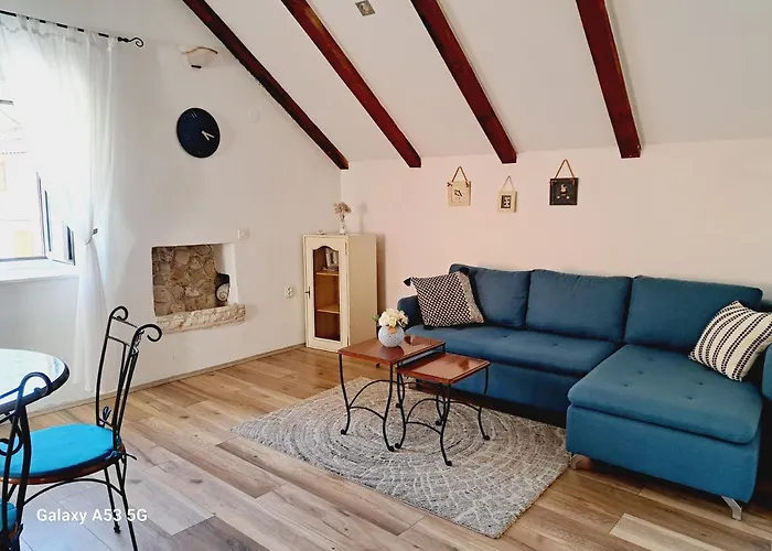 U Renesansnoj Apartment Vis